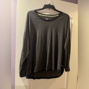 🚨3 for $15🚨 AVIA gray & black athleisure long sleeve top